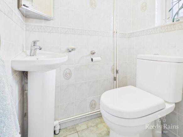 4 bed Detached for sale Image 10