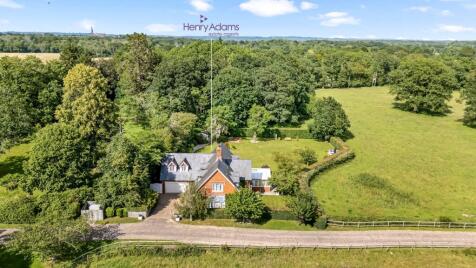 Brighton Road, Shermanbury, RH13