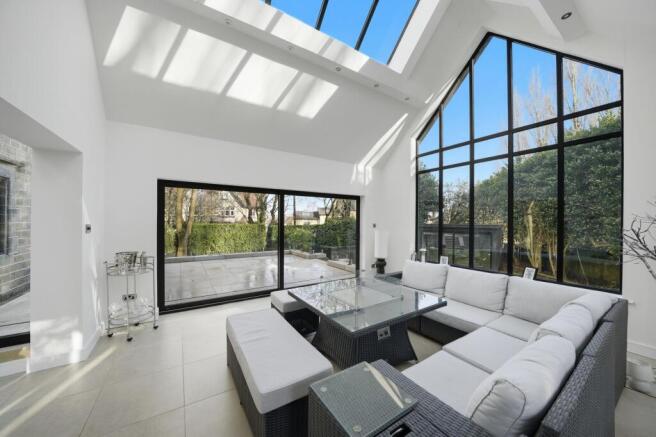 GARDEN ROOM
