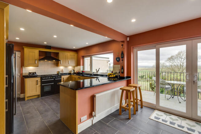 Kitchen/Breakfast...