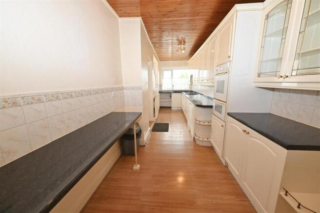 3 bed Terraced for sale Image 7
