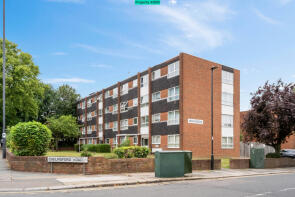 17, 148 Heathdene, Chase Side, London N14 5HU