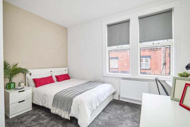 6 bed House to rent Image 12