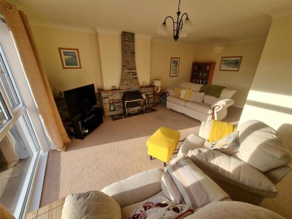 Sitting & Dining.jpg