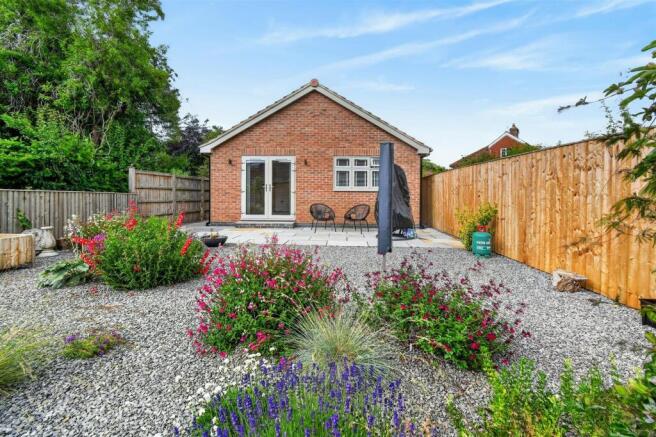 2 bed Detached Bungalow for sale Image 7