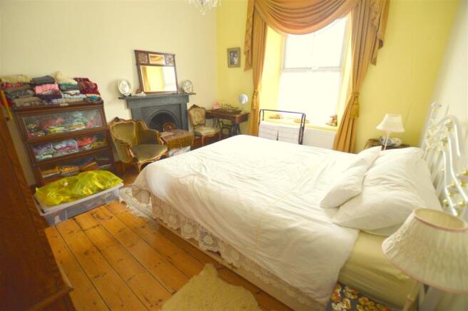 BEDROOM 2