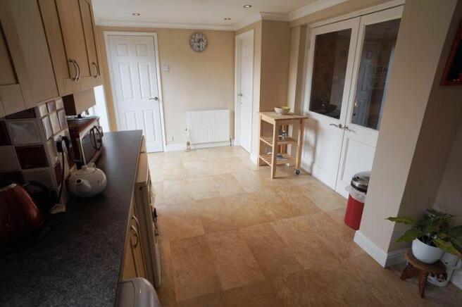 Kitchen / Brea...