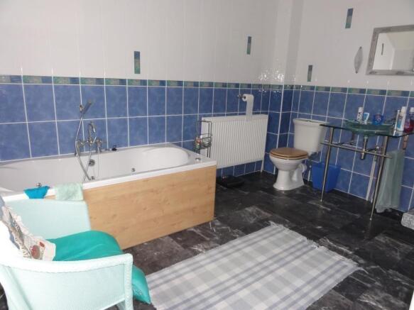 Ensuite bathroom
