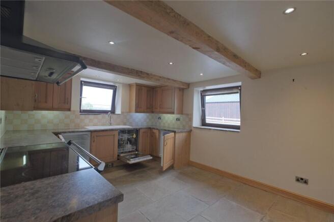 4 bed Detached to rent Image 7