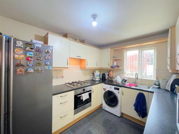 Shalford Road, Humberstone, Leicester photo 4
