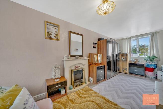 Reception/Bedroom