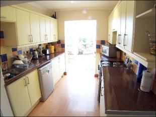 Fitted kitchen