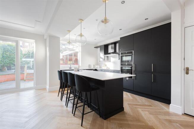330MiddlewoodRoad(Interior)-5.jpg