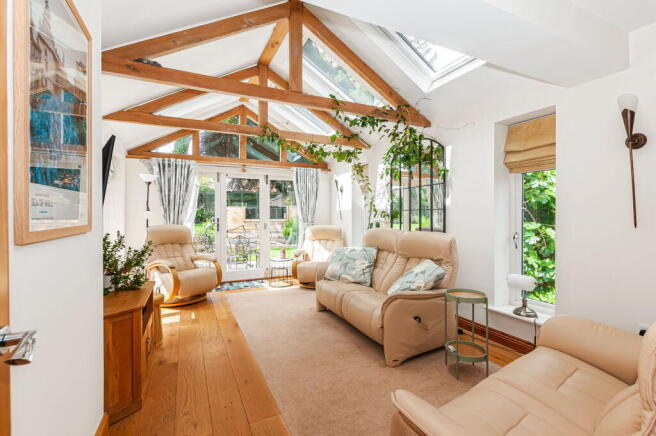 4 bed Detached for sale Image 11
