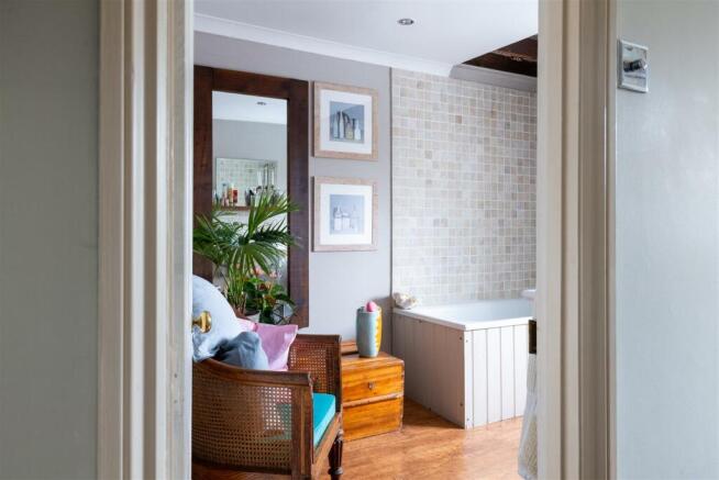 LE 57 Priory Street BN7 1HJ-12.jpg