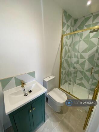 Apt 6 En Suite