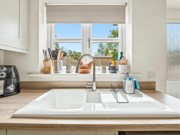 2 bed Terraced for sale Image 6