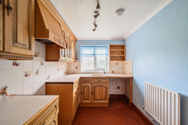 Rockwell End, Henley-On-Thames, RG9 photo 4