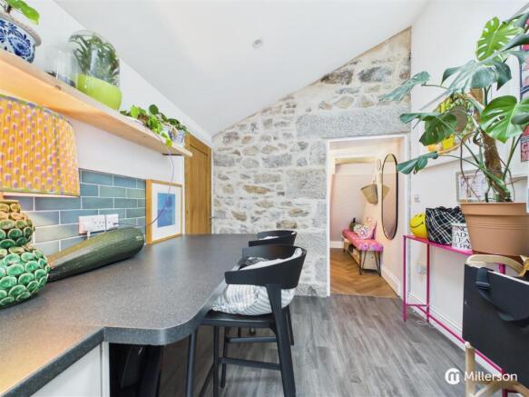 KITCHEN/BREAKFAST ROOM