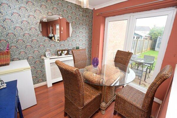 open plan kitchen & dining room