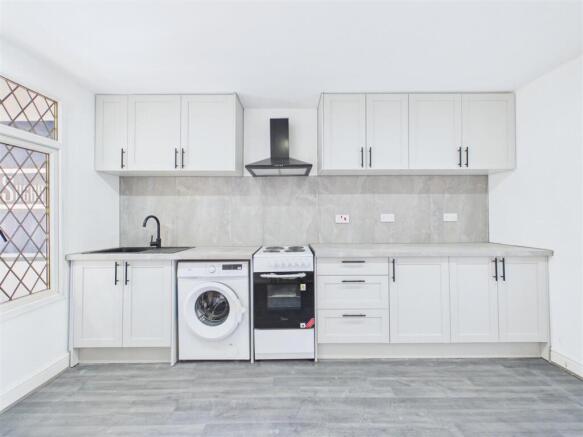 1 bed Apartment to rent Image 5