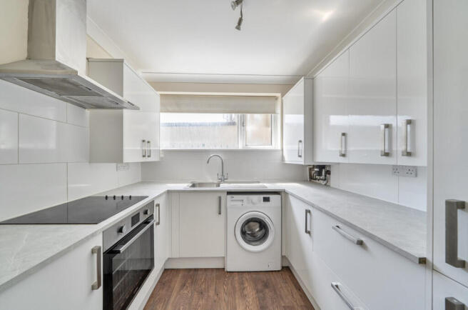 Upminster Road, Rainham, RM13 9 photo 4