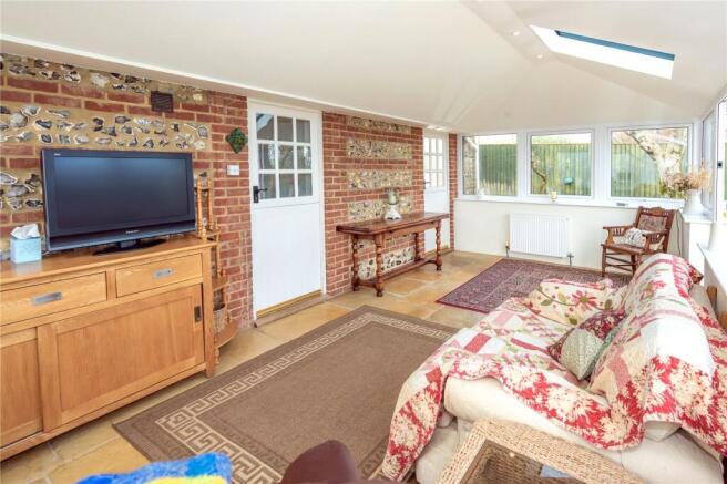 Garden/Dining Room