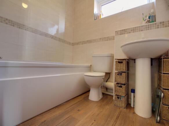 FAMILY BATHROOM 
