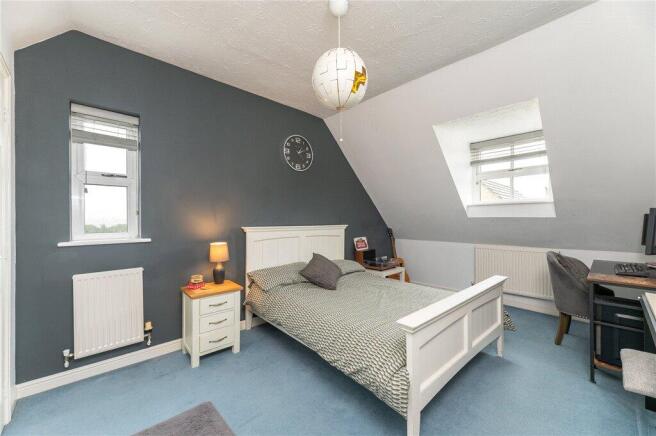 4 bed Detached for sale Image 9