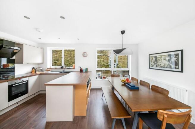 OPEN-PLAN LIVING DINING KITCHEN