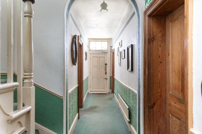 5 bed House for sale Image 12