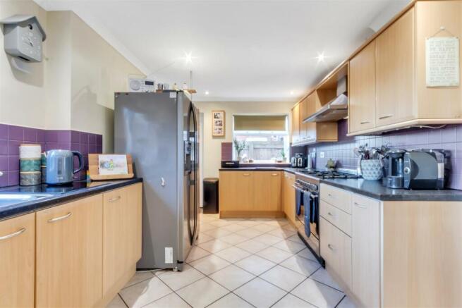 Kitchen 4.jpg
