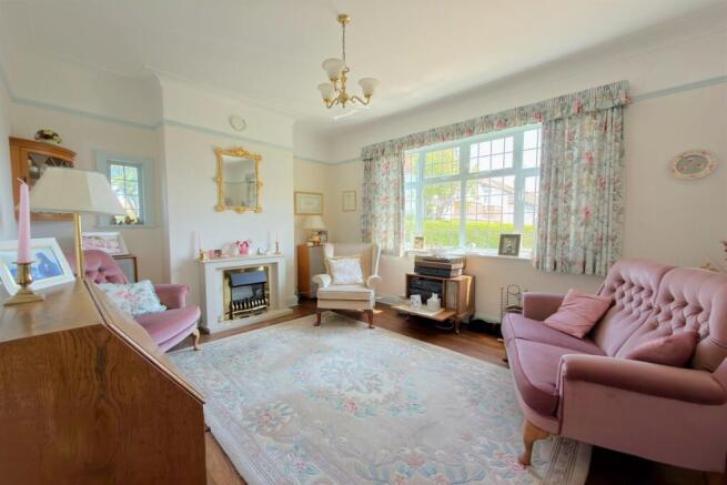 4 bed Detached for sale Image 4