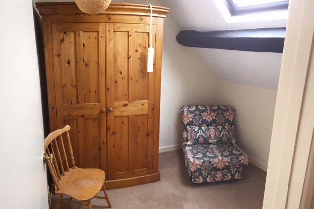 Bedroom..JPG