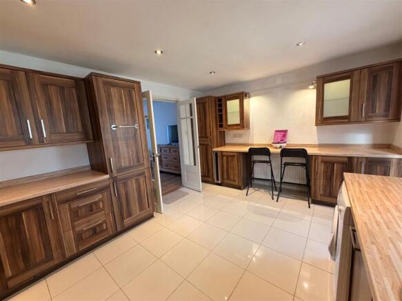 NEW Kitchen 2.jpg