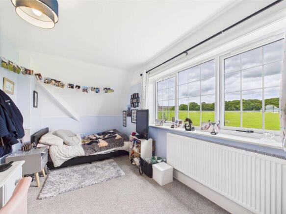 4 bed Semi-Detached for sale Image 6