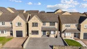 70, Roper Lane, Queensbury, Bradford BD13 2DQ