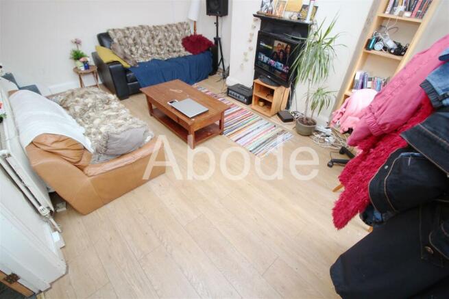 3 bed House to rent Image 4