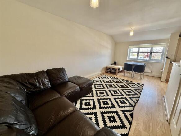 LOUNGE/DINING/KITCHEN