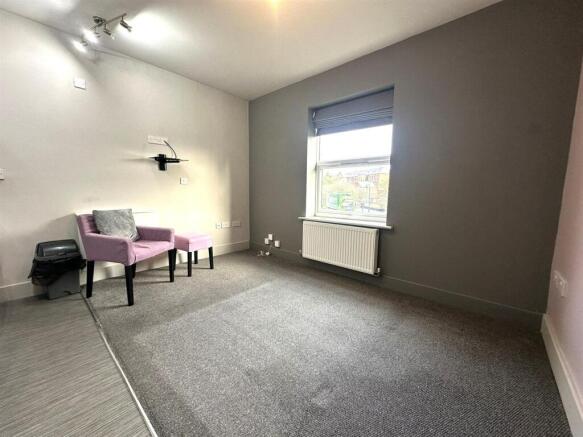004 Lounge.jpg