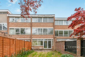 28, Moorholme, Woking GU22 7QZ