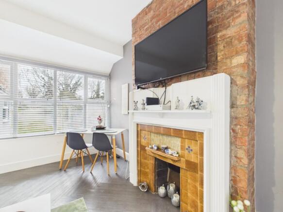 3 bed Flat for sale Image 6