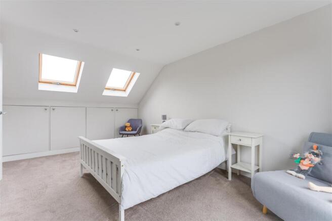49 Coningsby Gardens-20.jpg