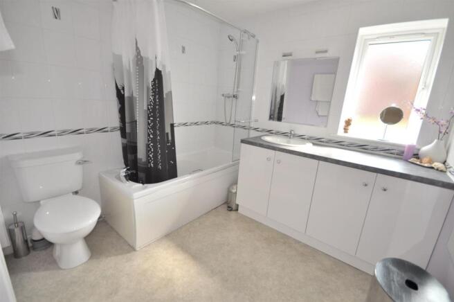 Bathroom.JPG