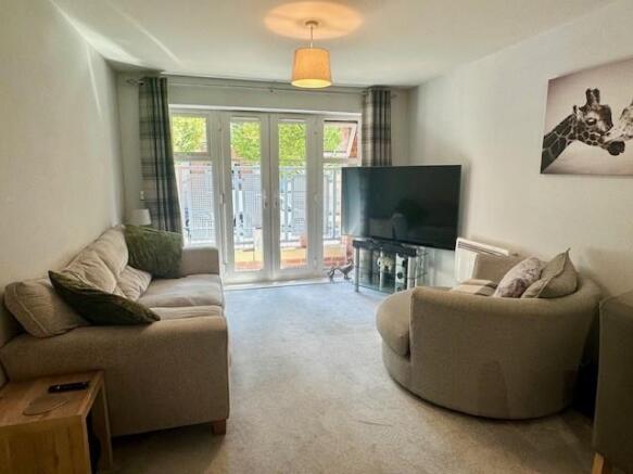 Lounge area pic 2.jpg