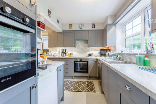 6Kitchen2