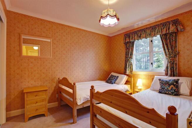 BEDROOM.jpg