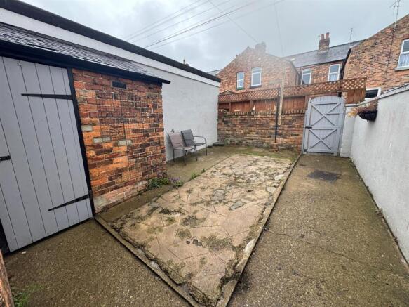 3 bed Terraced for sale Image 10