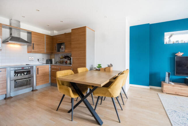 1410565-9-698c945...