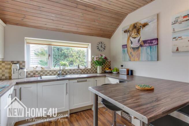 KITCHEN: